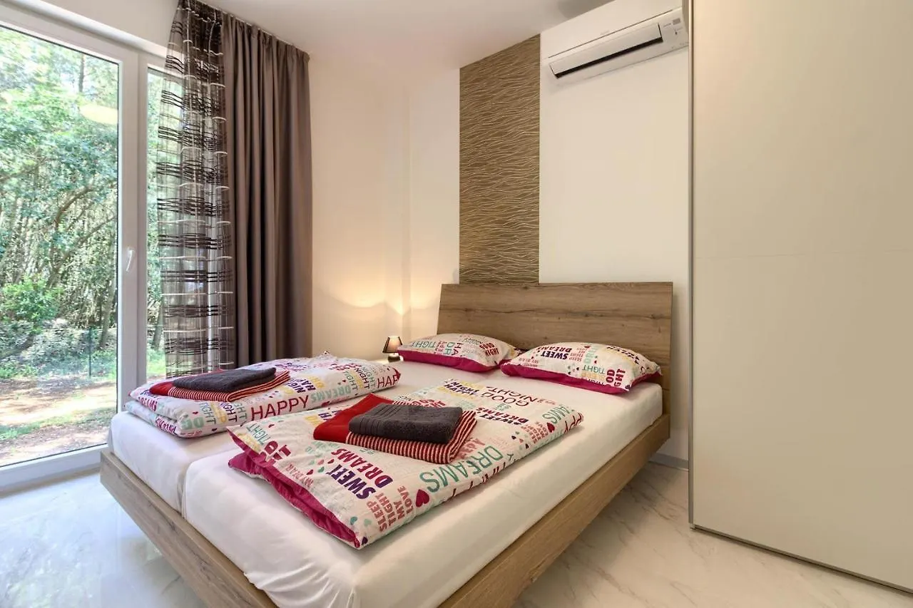 Amazing Villa Sandra With Pool Near The Beach, Extra Pool Heating Available - Wiibuk Medulin