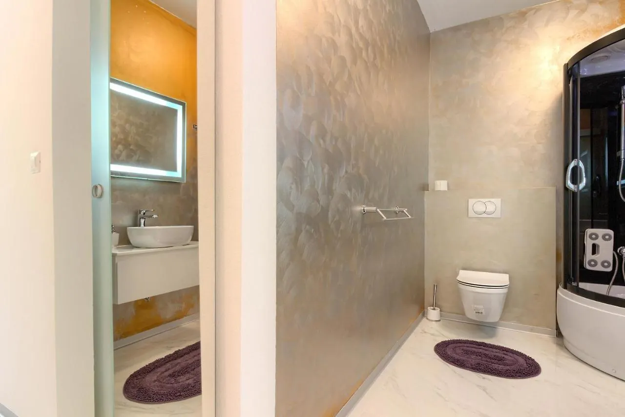 Amazing Villa Sandra With Pool Near The Beach, Extra Pool Heating Available - Wiibuk Medulin