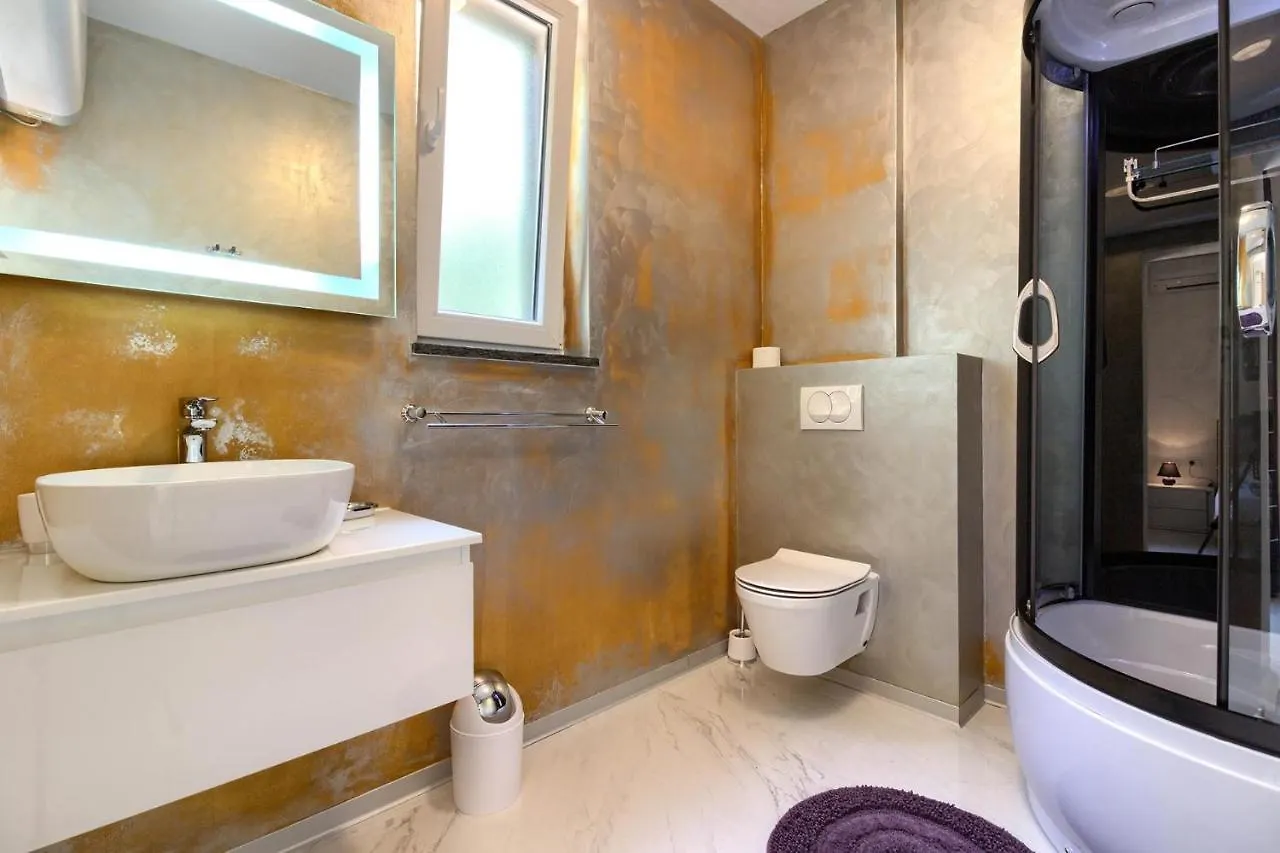 Amazing Villa Sandra With Pool Near The Beach, Extra Pool Heating Available - Wiibuk Medulin