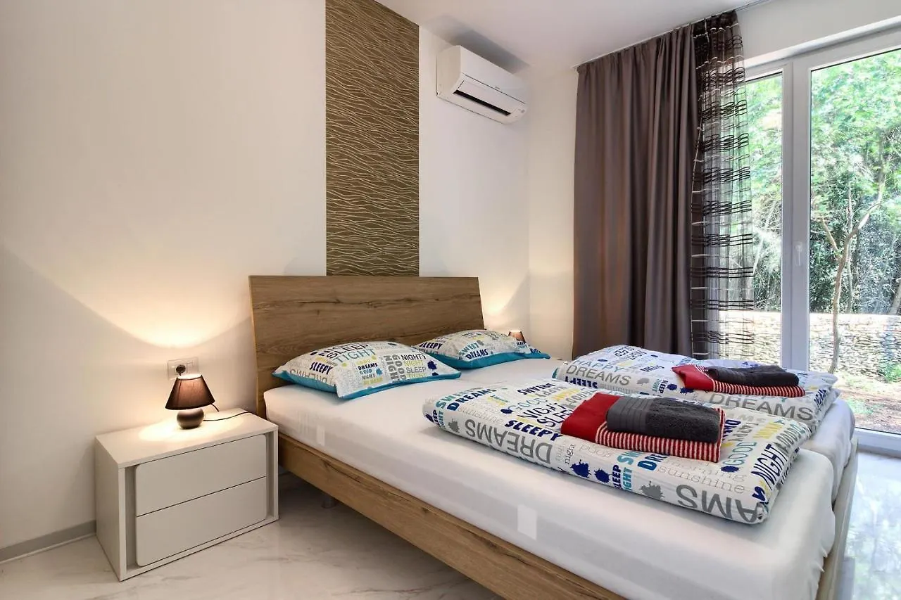 Amazing Villa Sandra With Pool Near The Beach, Extra Pool Heating Available - Wiibuk Medulin Croatia