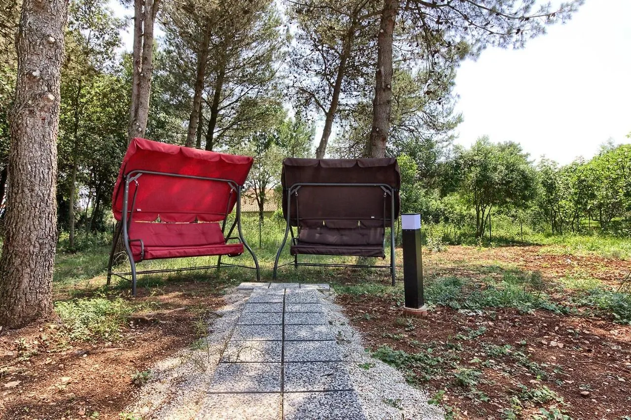 Amazing Villa Sandra With Pool Near The Beach, Extra Pool Heating Available - Wiibuk Medulin Croatia