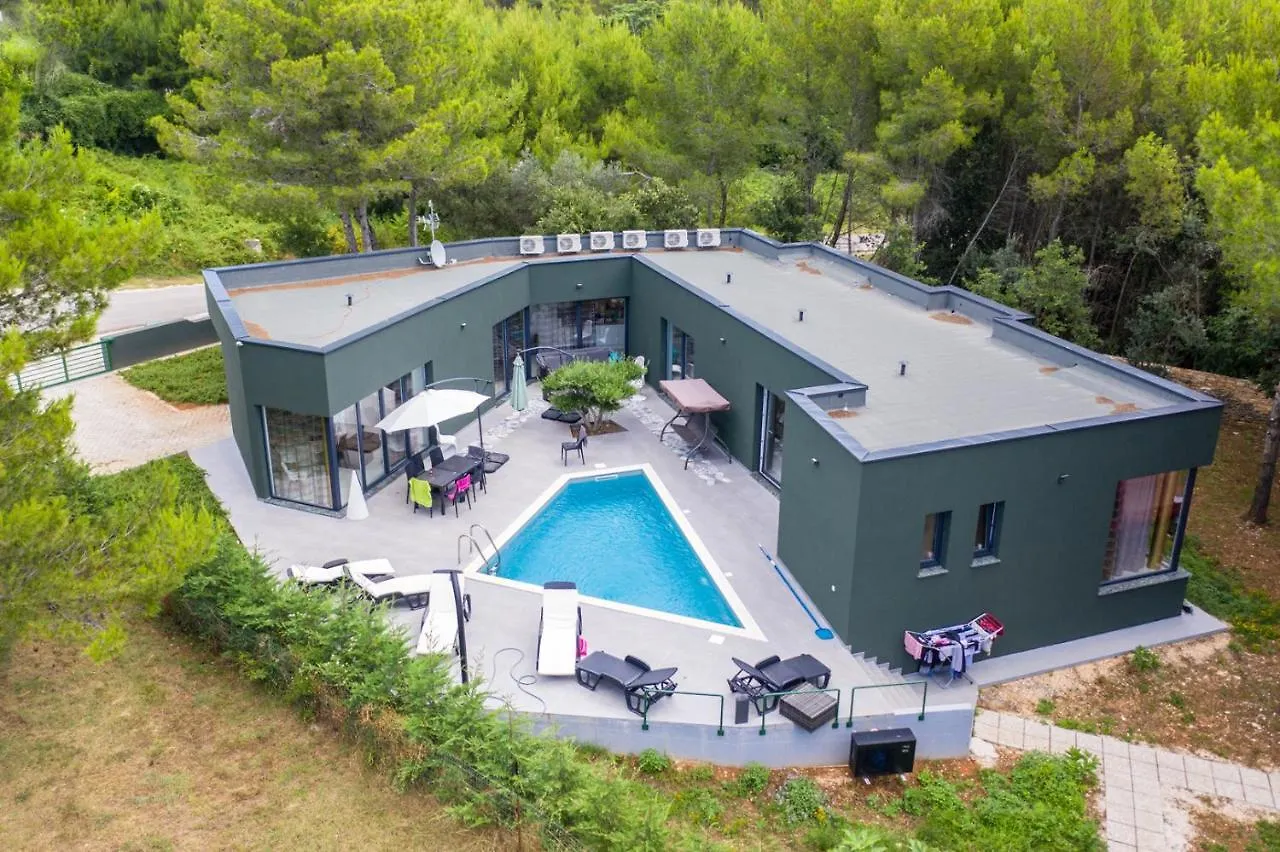 Amazing Villa Sandra With Pool Near The Beach, Extra Pool Heating Available - Wiibuk Medulin Croatia