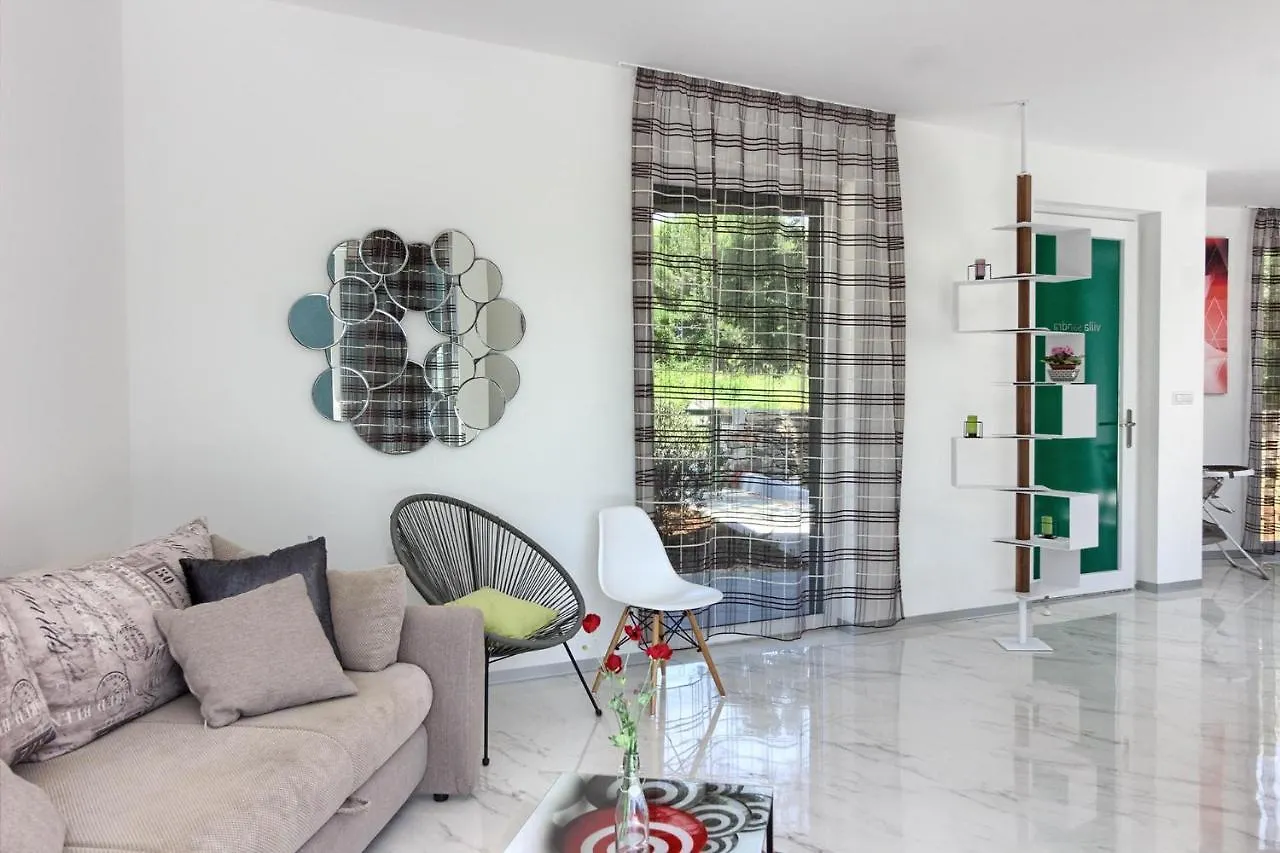 Amazing Villa Sandra With Pool Near The Beach, Extra Pool Heating Available - Wiibuk Medulin