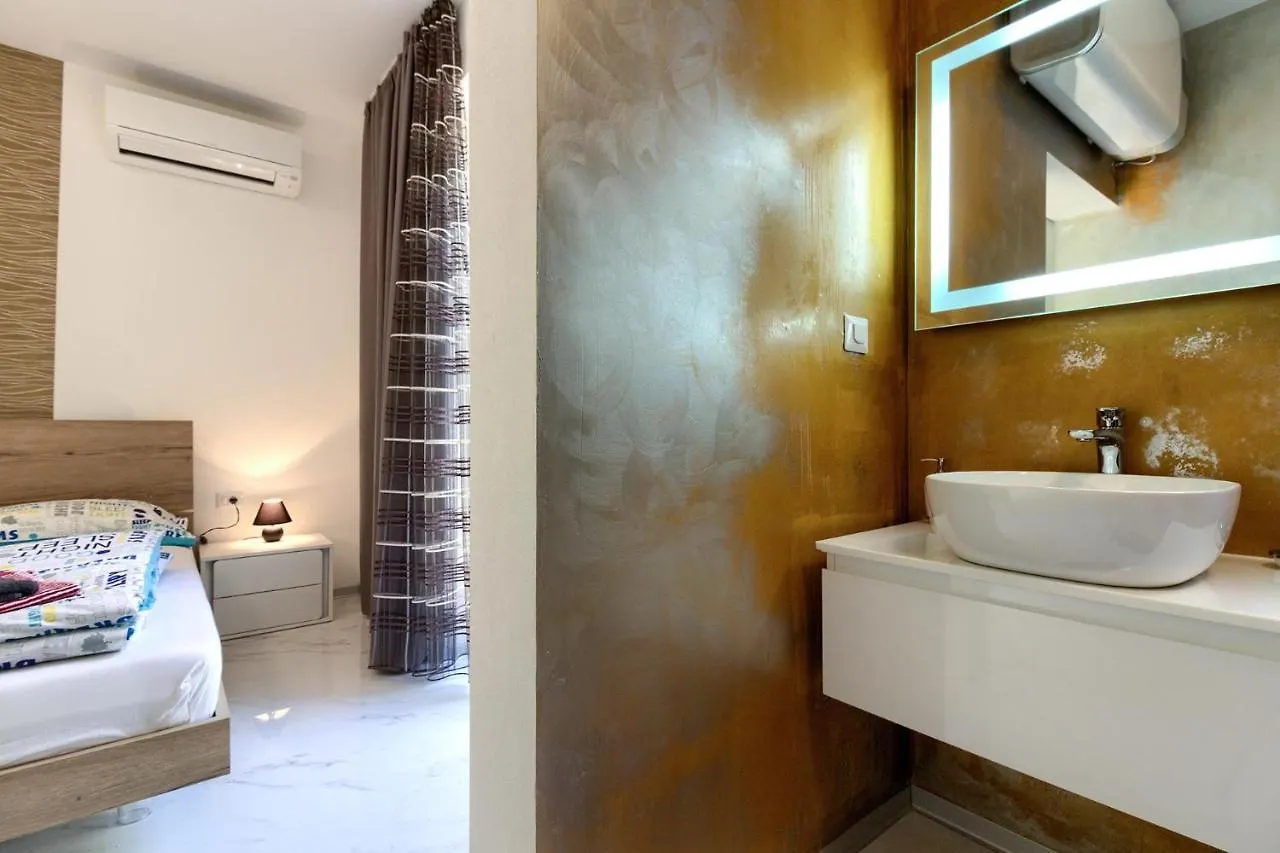Amazing Villa Sandra With Pool Near The Beach, Extra Pool Heating Available - Wiibuk Medulin